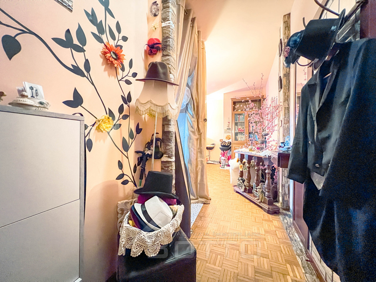 003__appartamento-vendita-borgosesia-entrata_wmk_0