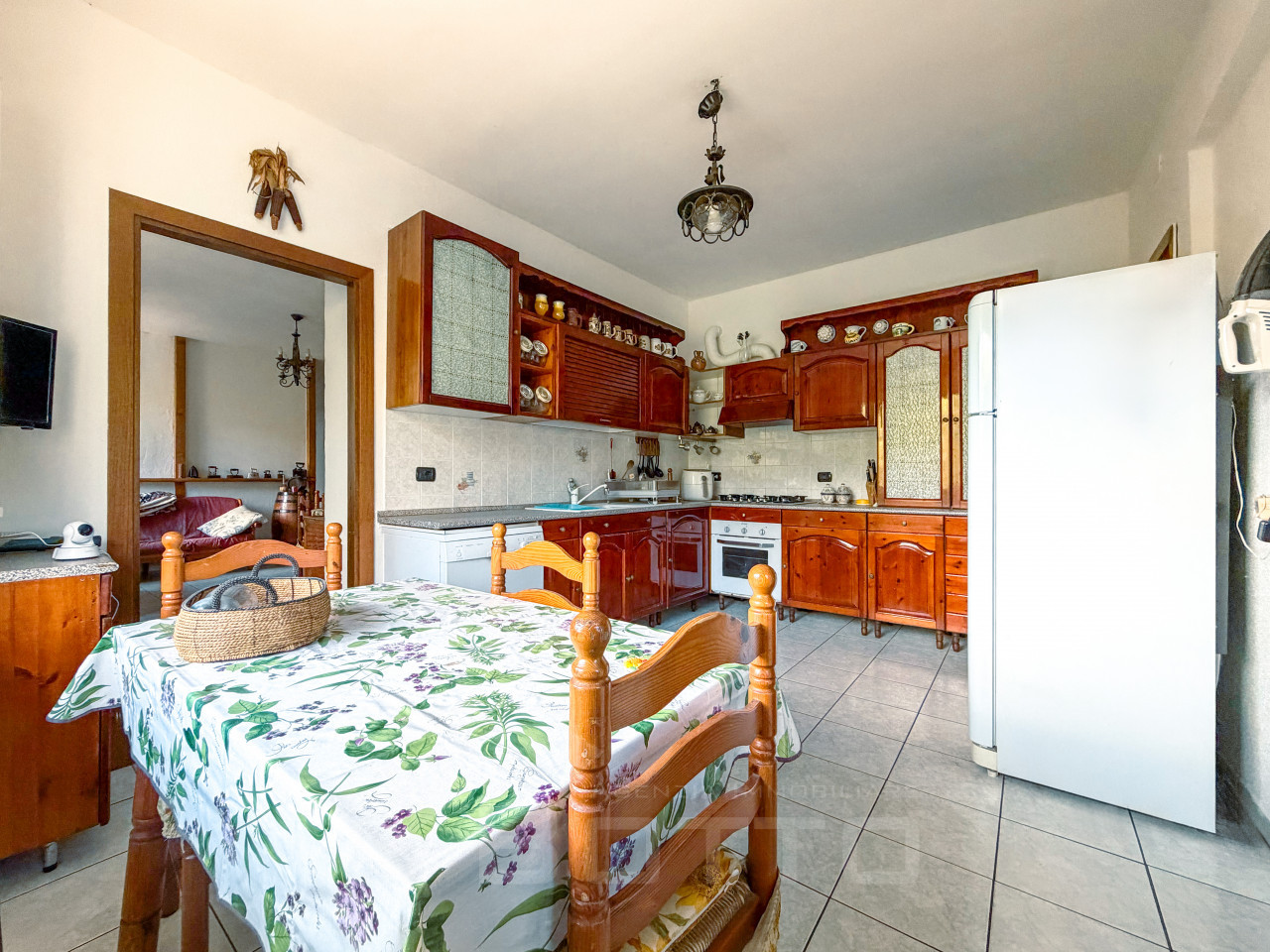 003__bifamiliare-vendita-omegna-cucina1_wmk_0