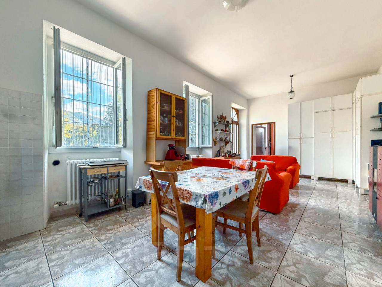 003__bifamiliare-vendita-omegna-soggiorno_wmk_0