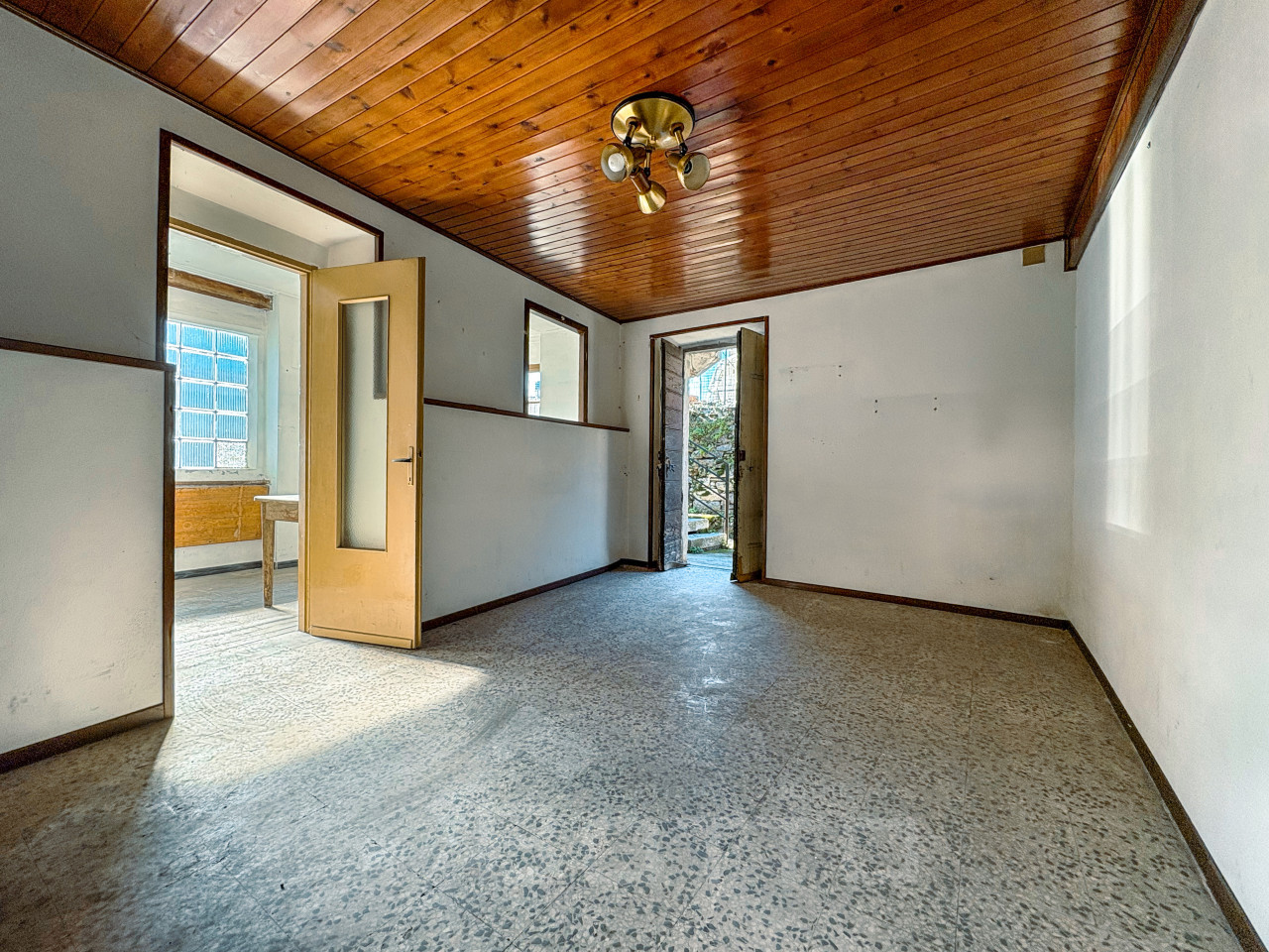 003__casa-omegna-vendita-stanza1_wmk_0