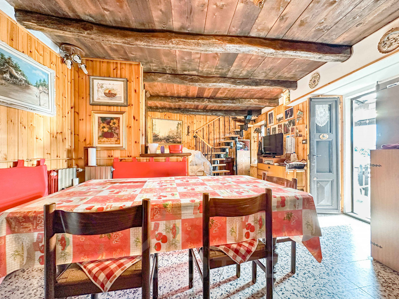 003__casa-vendita-cesara-cucina1_wmk_0
