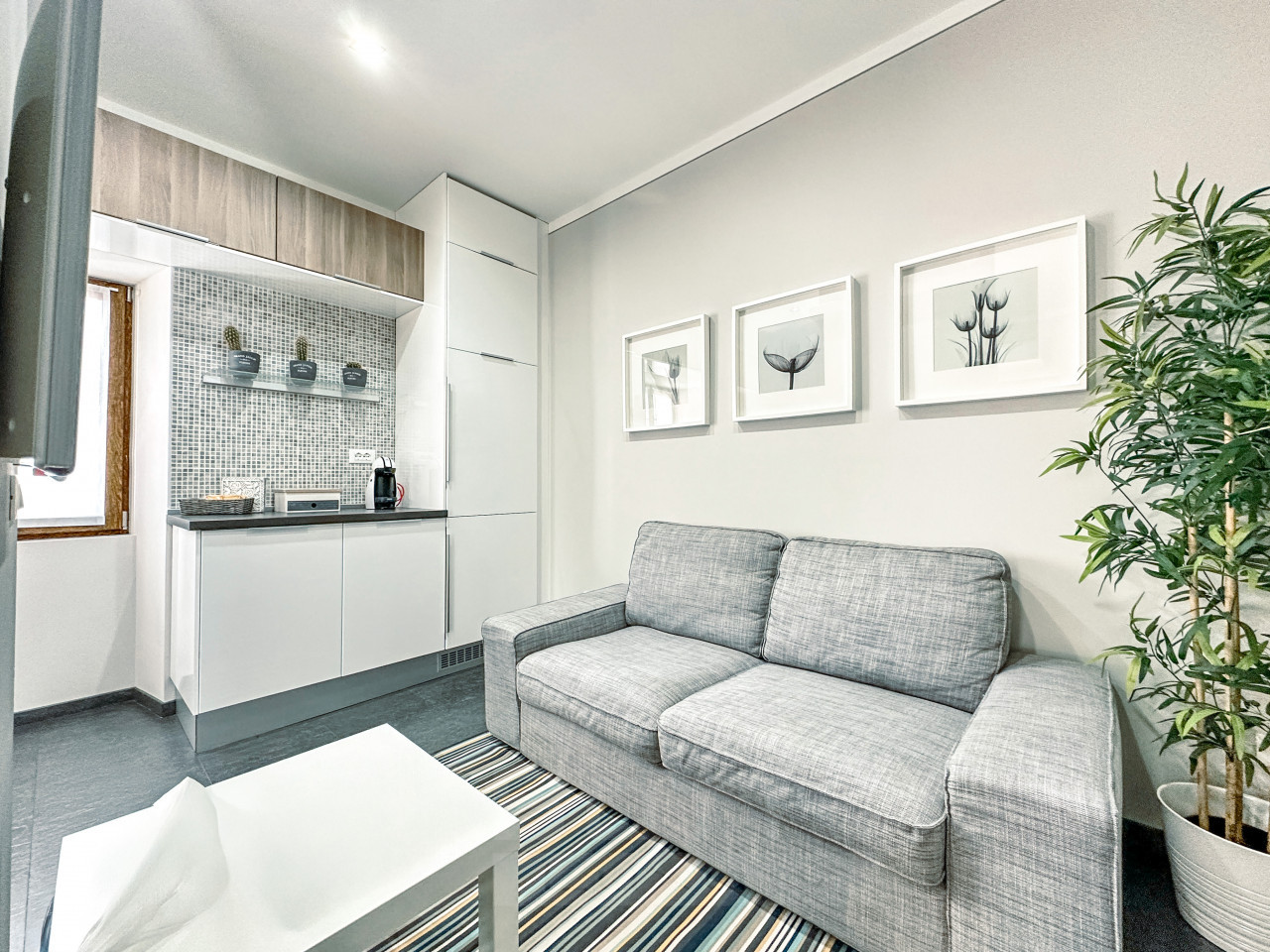 003__casa-vendita-ghiffa-sofa_wmk_0