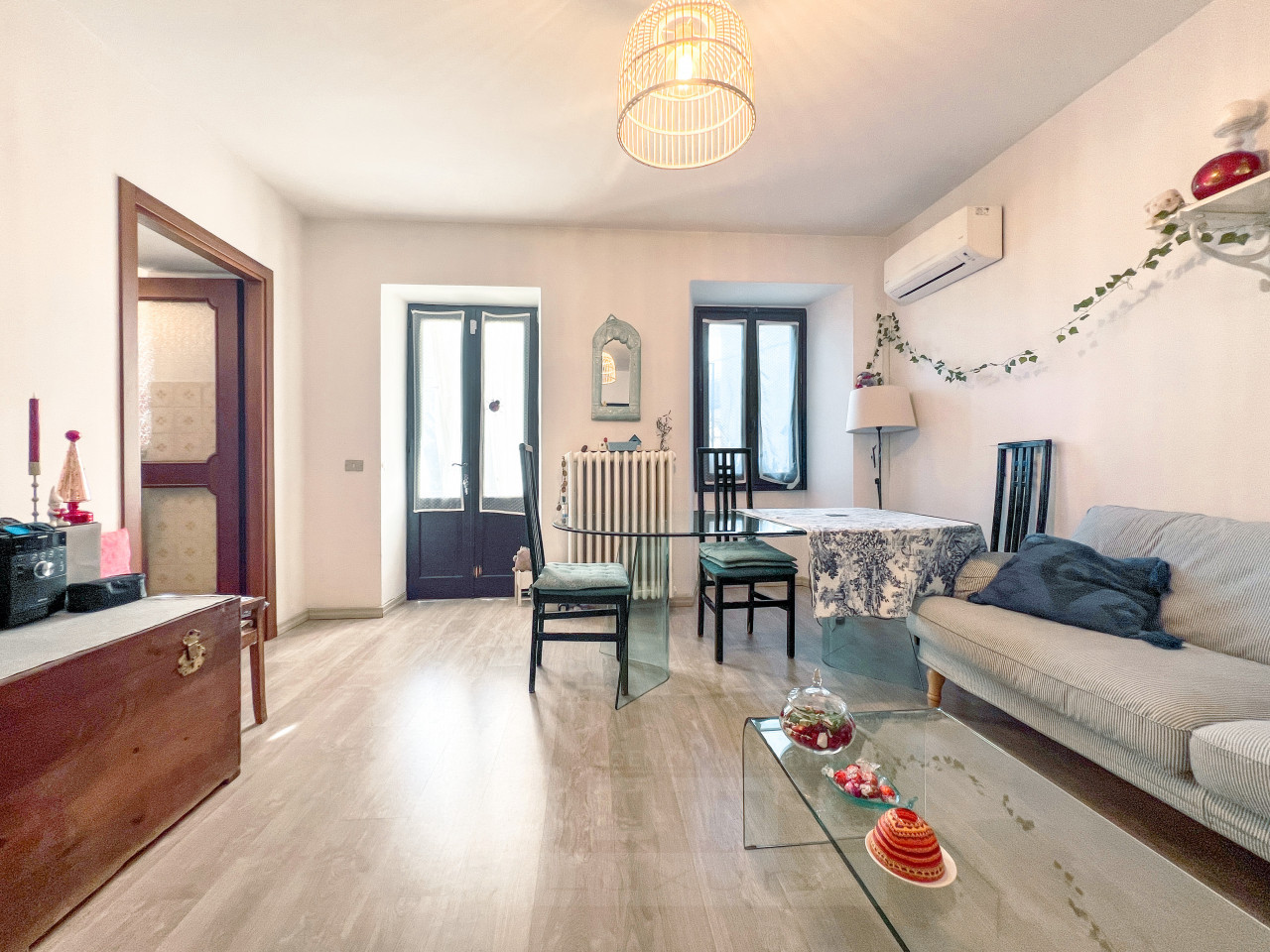 003__lesa-appartamento-vendita-salotto1_wmk_0