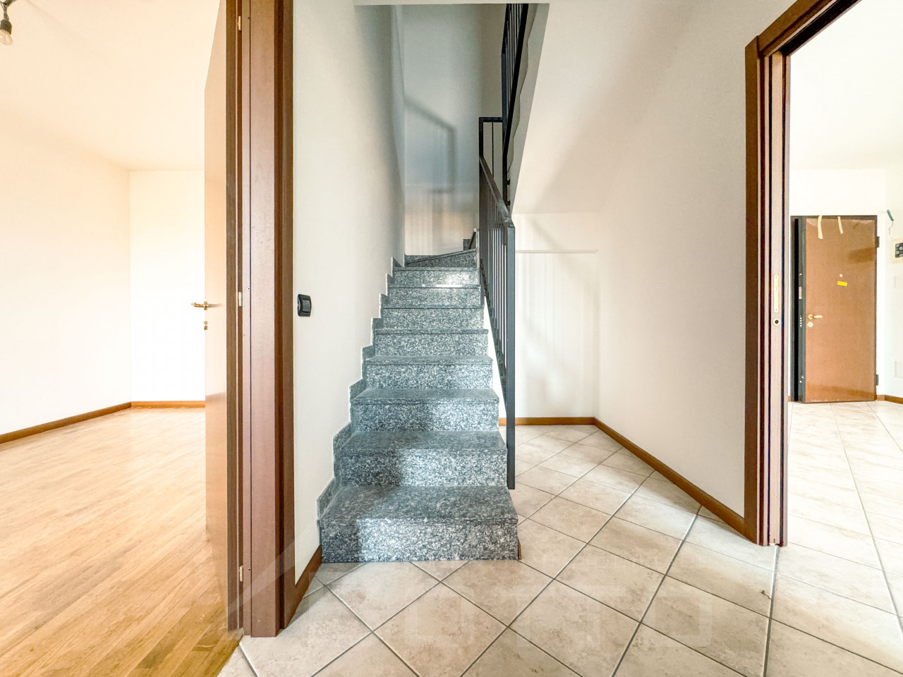 003__vendita-appartamento-borgomanero-ingresso_wmk_0
