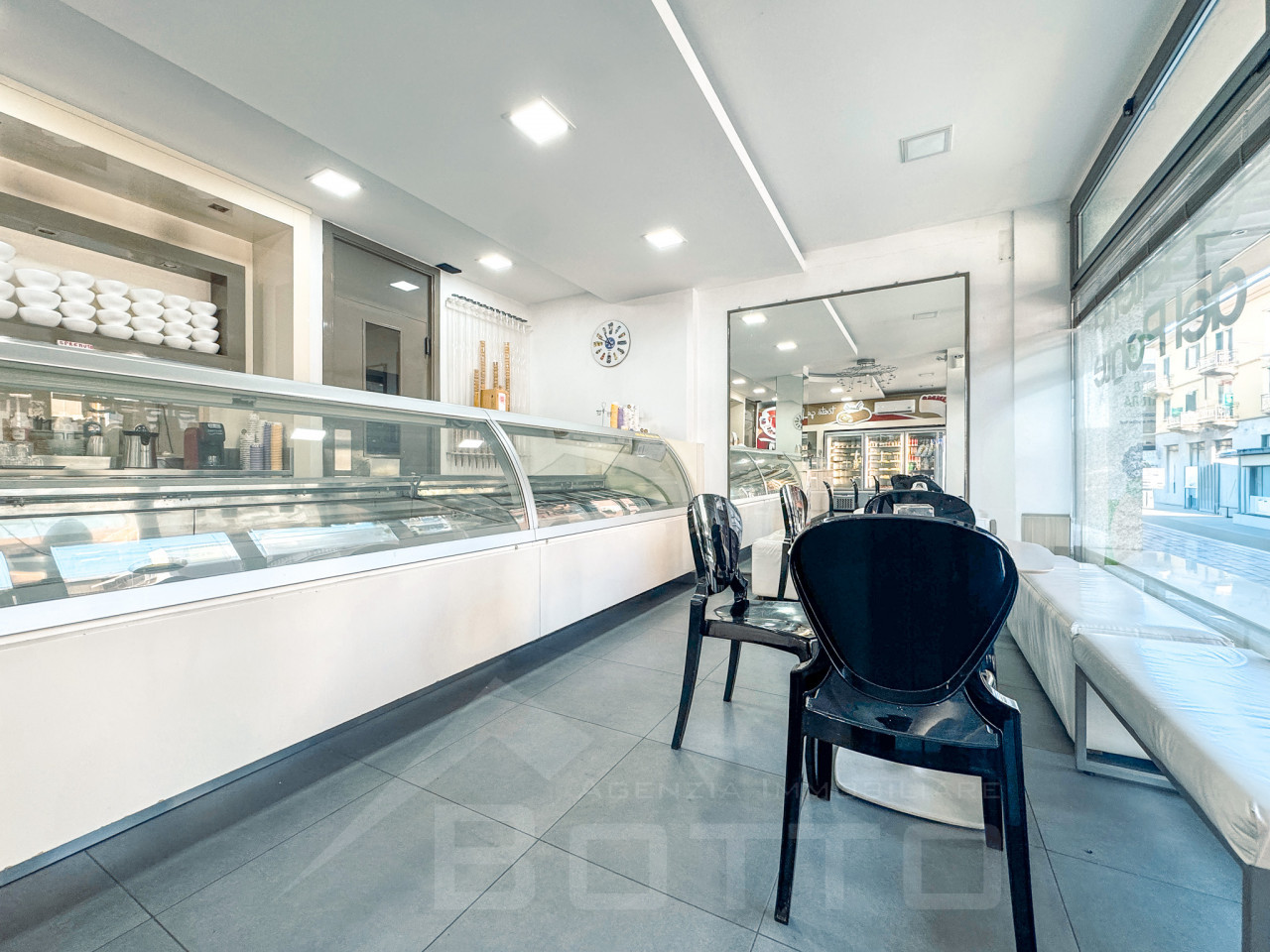 003__vendita-gelateria-borgomanero-interno2_wmk_0
