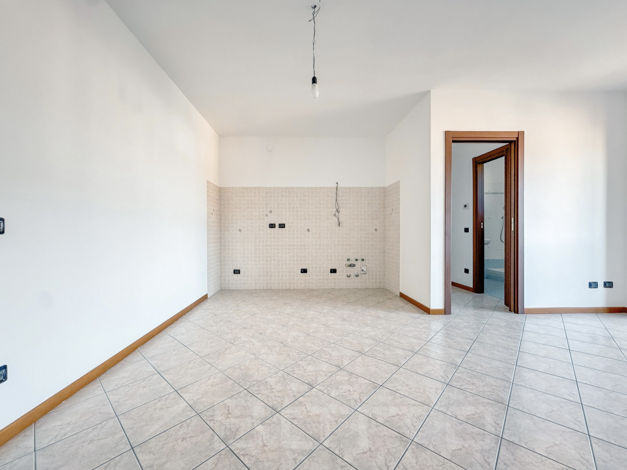 003__vendita-monolocale-borgomanero-cucina1_wmk_0