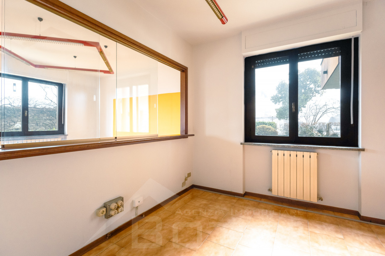 003__vendita-ufficio-borgomanero-ingresso2_wmk_0