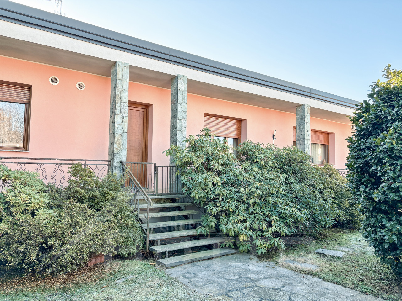 003__villa-vendita-varallo-pombia-esterno11_wmk_0