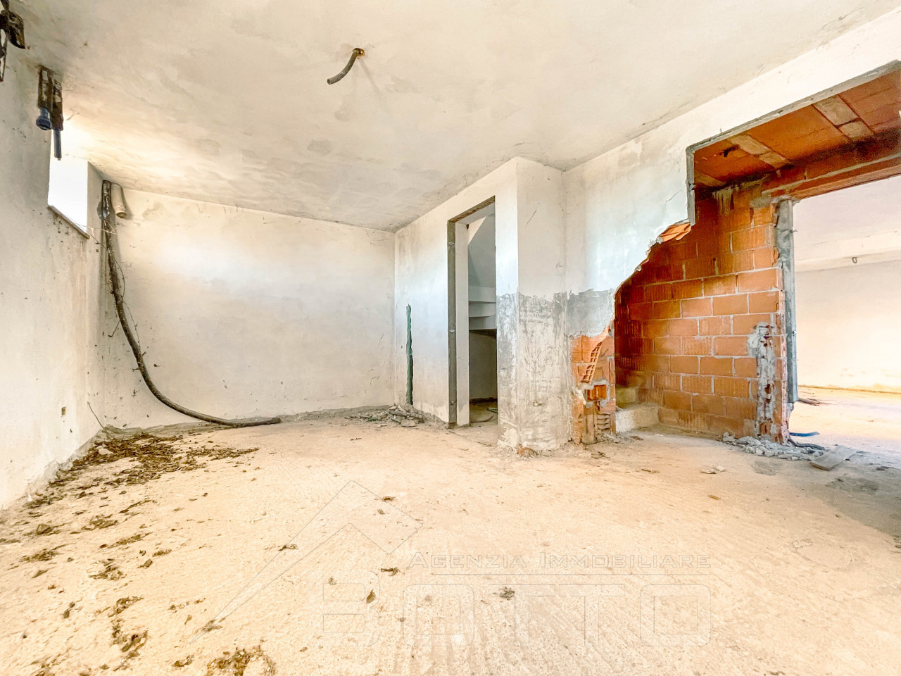 004__005__rustico-vendita-cavaglio-interno121