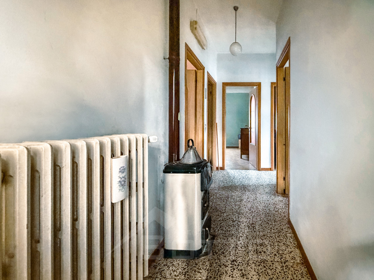 004__casa-vendita-casale-corte-cerro-corridoio1_wmk_0