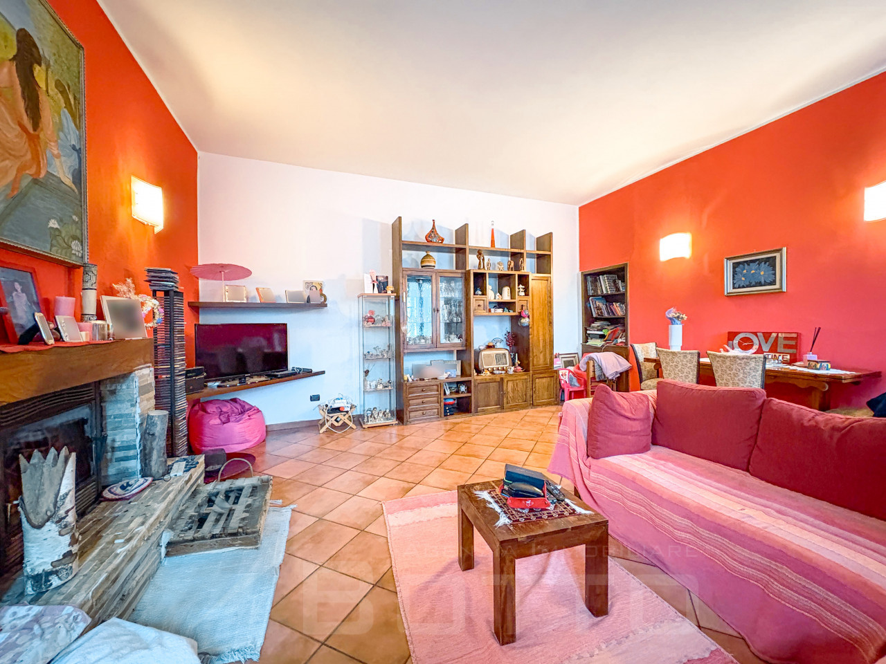 004__casa-vendita-sanmaurizio-soggiorno_wmk_0