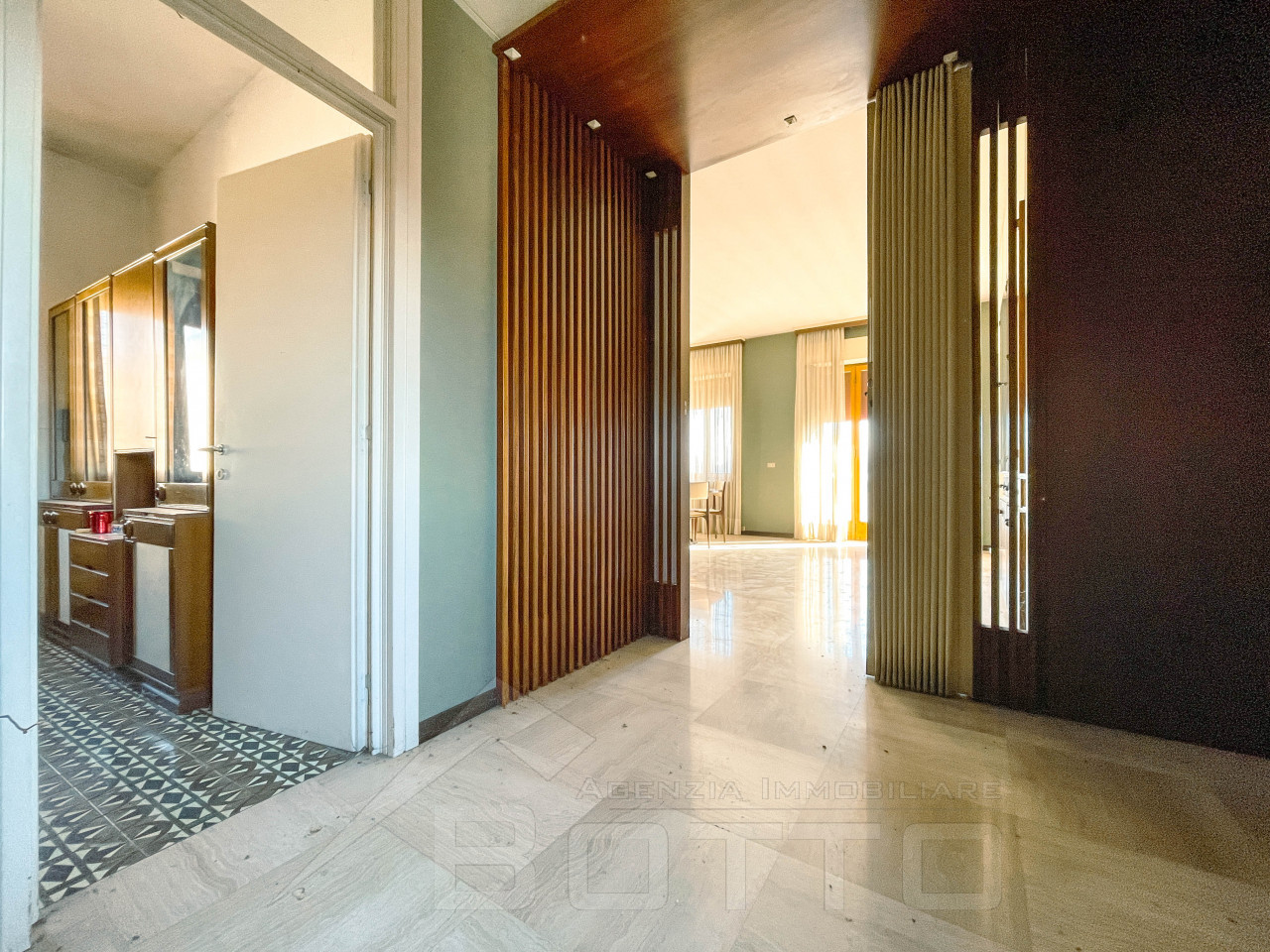 004__casa-vendita-suno-corridor