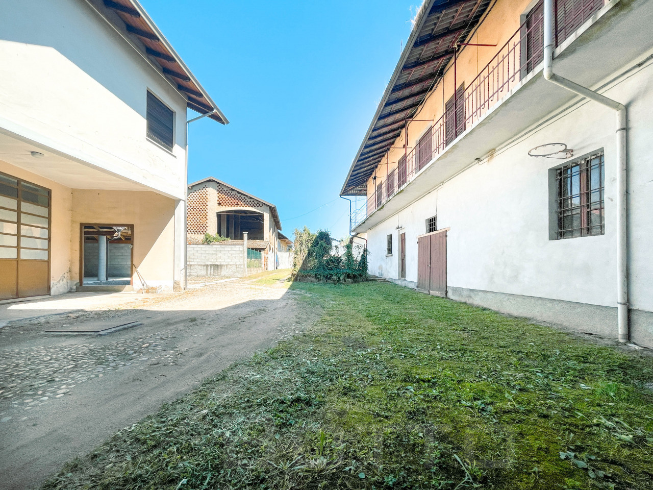 004__casa-vendita-suno-esterno211_wmk_0