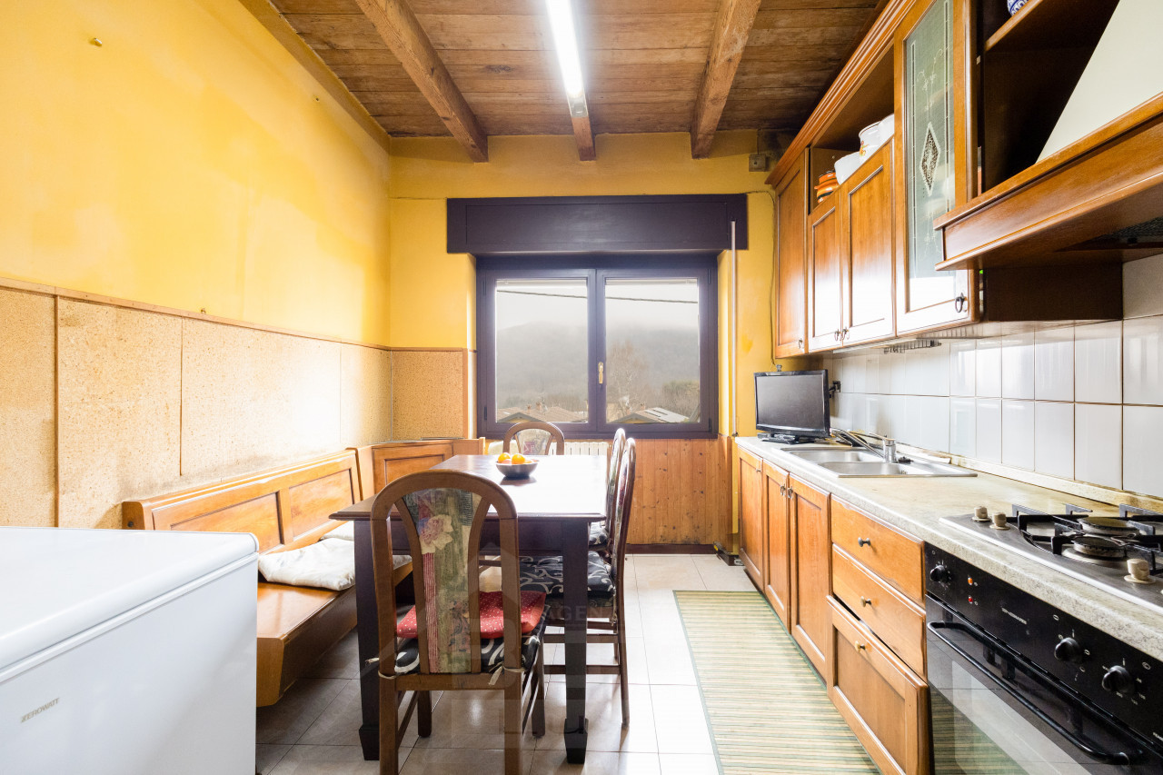 004__vendita-appartamento-ghevio-cucina_wmk_0