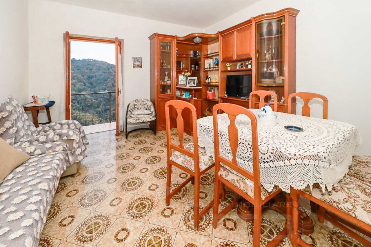 004__vendita-casa-indipendente-falerna-soggiorno1_wmk_0