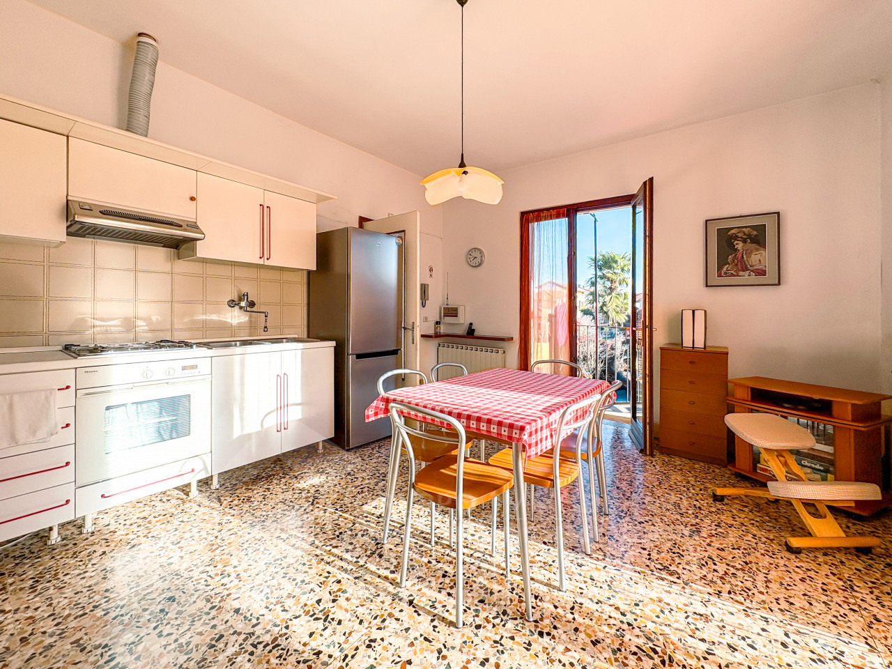 004__vendita-villa-marano-ticino-cucina3_wmk_0