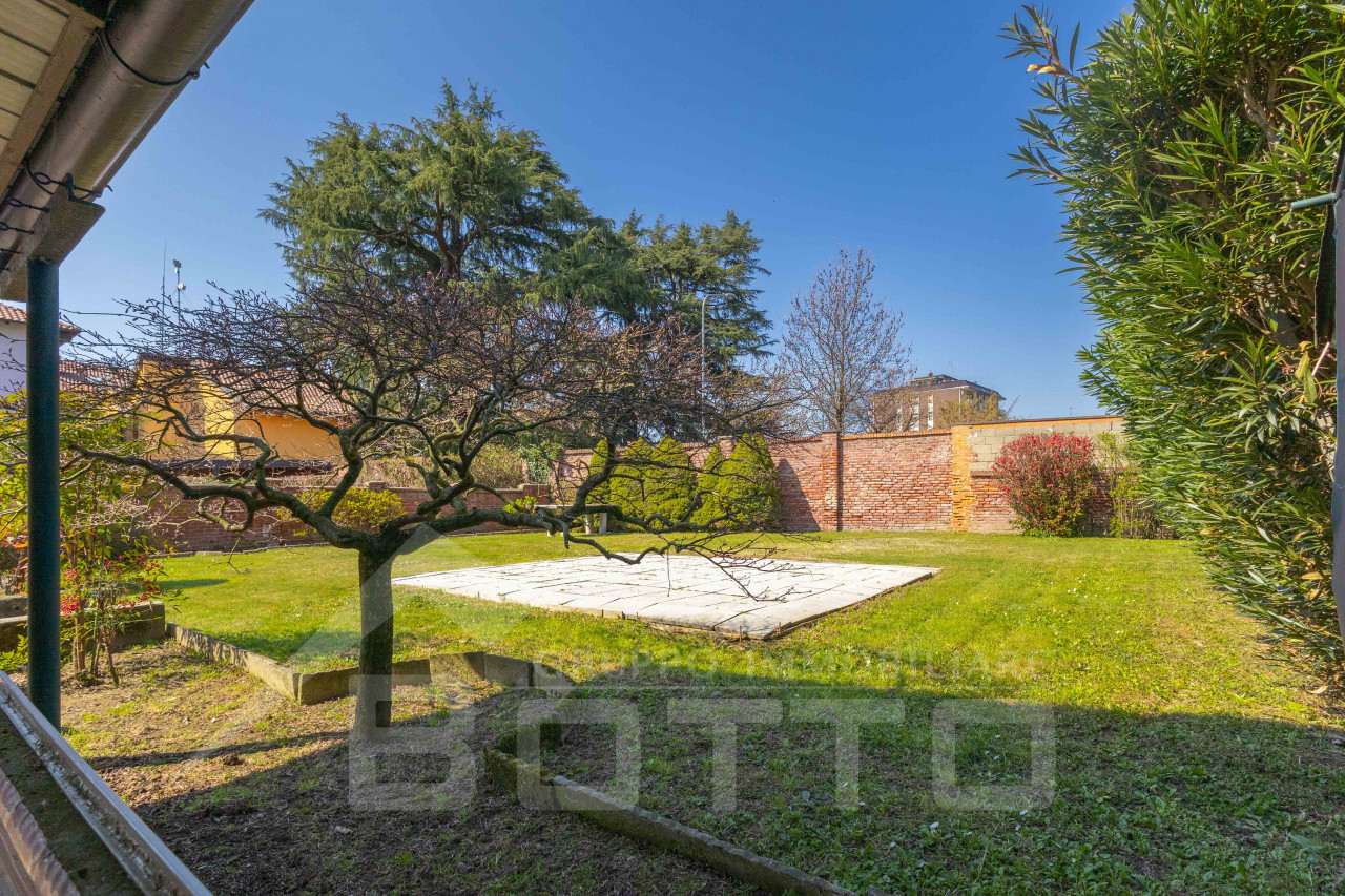 004__vendita-villa-oleggio6_wmk_0