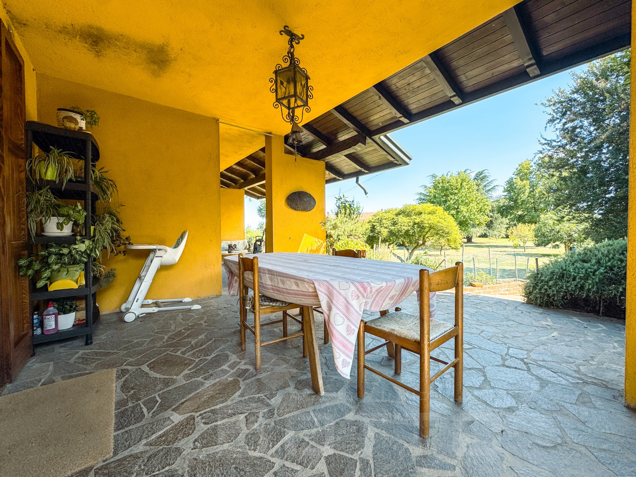 004__villla-vendita-oleggio-portico1_wmk_0