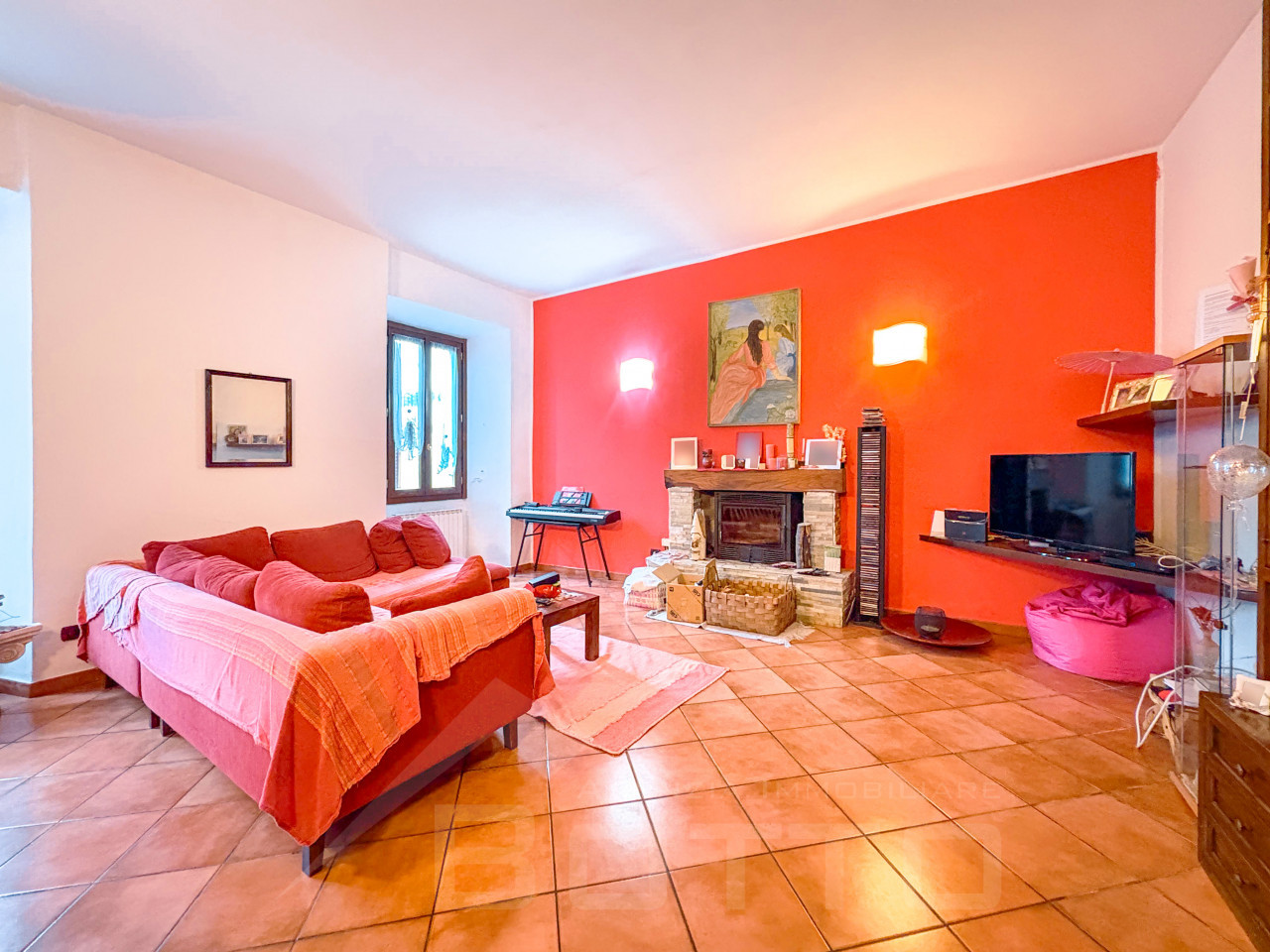 005__casa-vendita-sanmaurizio-divano_wmk_0