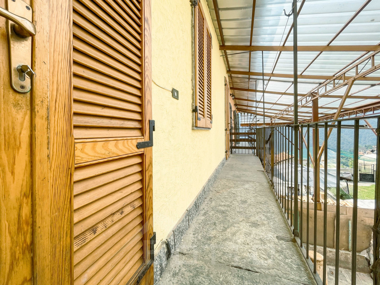 006__casa-vendita-loreglia-balcone_wmk_0
