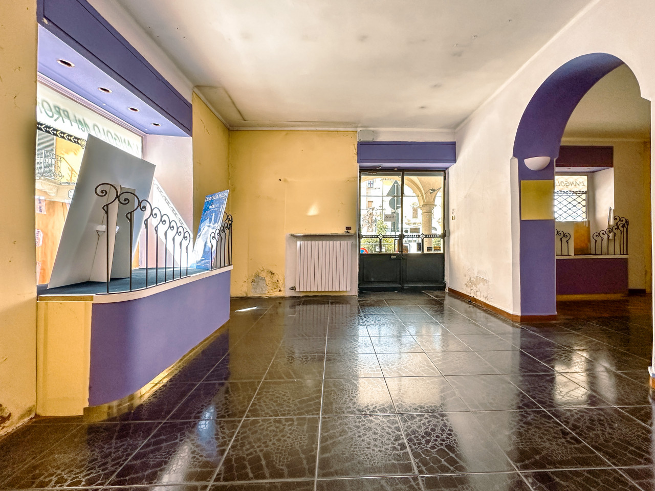 006__negozio-vendita-borgosesia-stanza