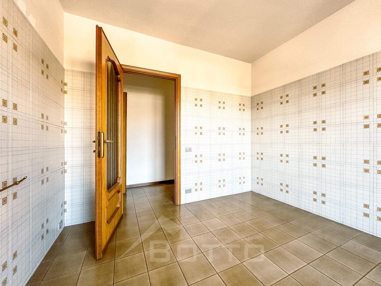 014__appartamento-vendita-grignasco-stanzino6_wmk_0