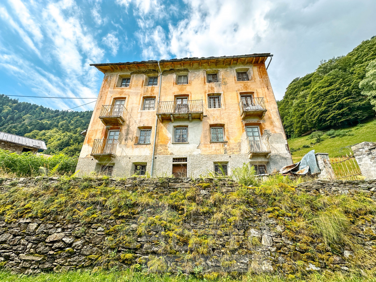 014__casa-vendita-cervatto-esterno389_wmk_0