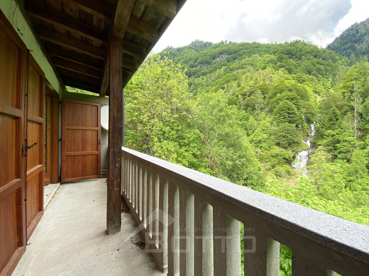 015__baita-vendita-altasermenza-balcone