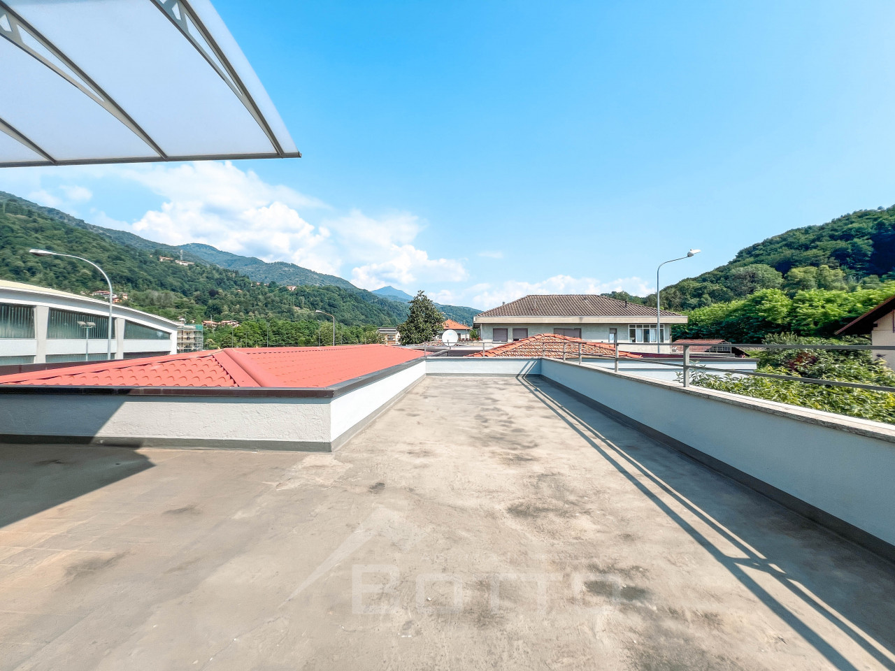 015__villa-vendita-borgosesia-1piano-terazzo2_wmk_0