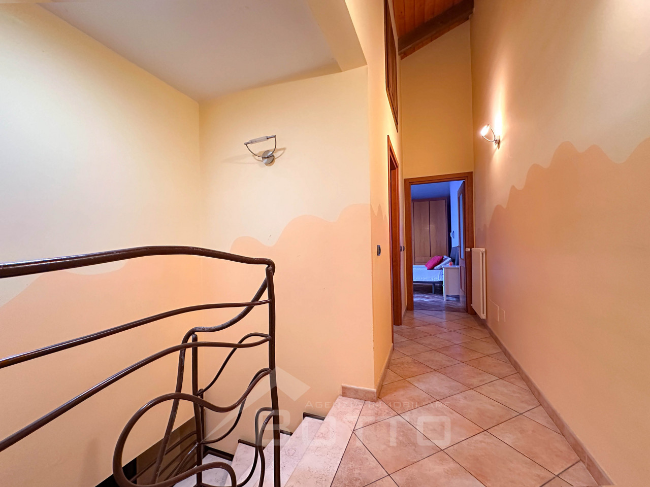 016__casa-vendita-gattinara-corridoio_wmk_0