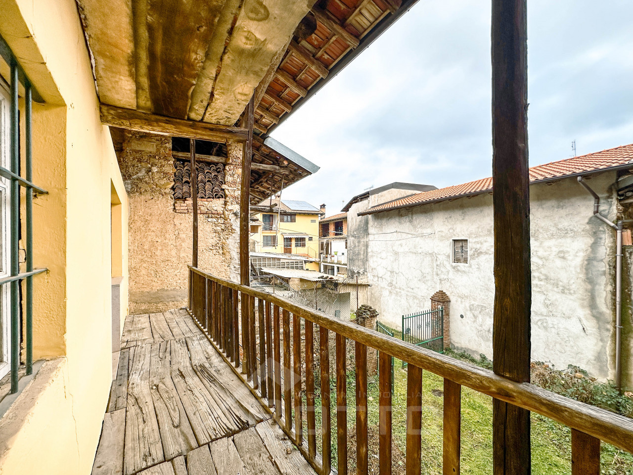 017__casa-vendita-cavallirio-balcone_wmk_0