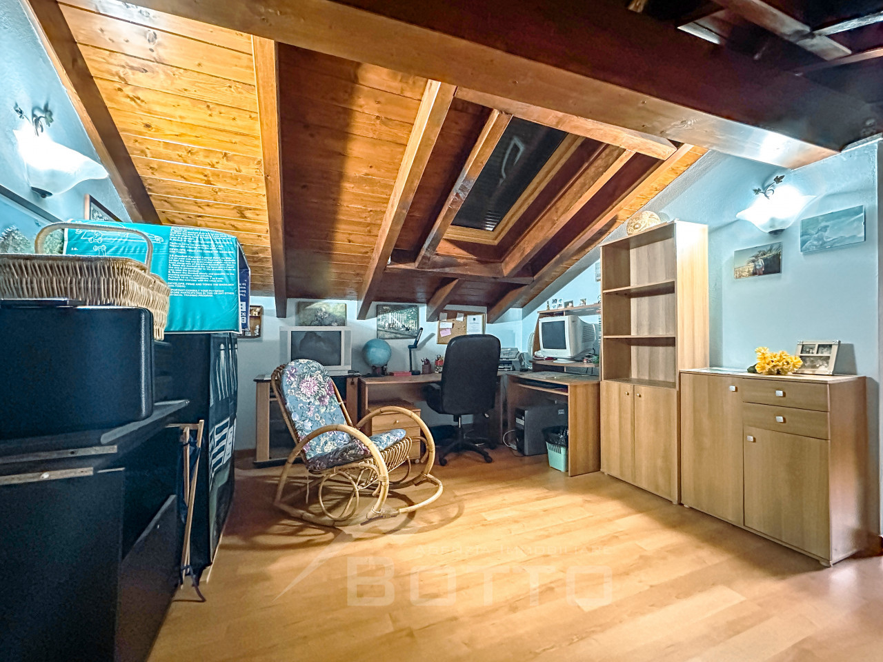 017__casa-vendita-pray-mansarda3_wmk_0