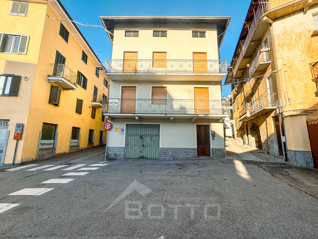 017__casa-vendita-romagnano-esterno43_wmk_0
