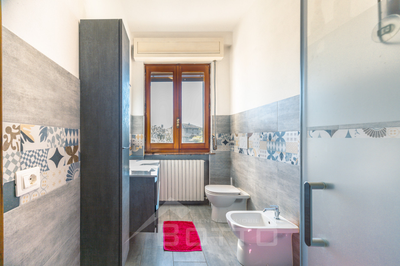 018__appartamento-vendita-grignasco-bagno6_wmk_0