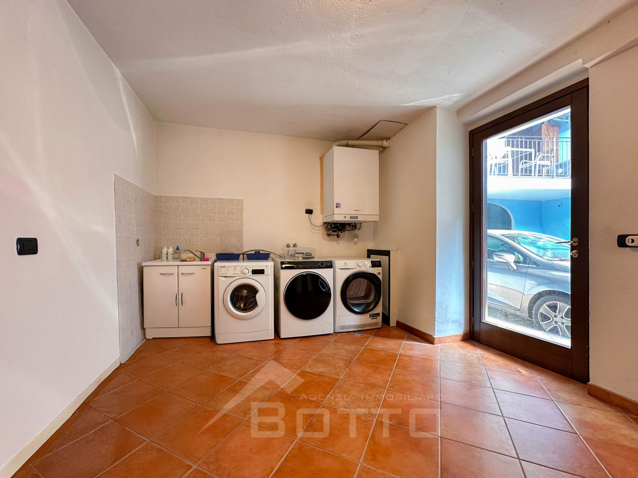 018__casa-vendita-gattinara-lavatrice_wmk_0