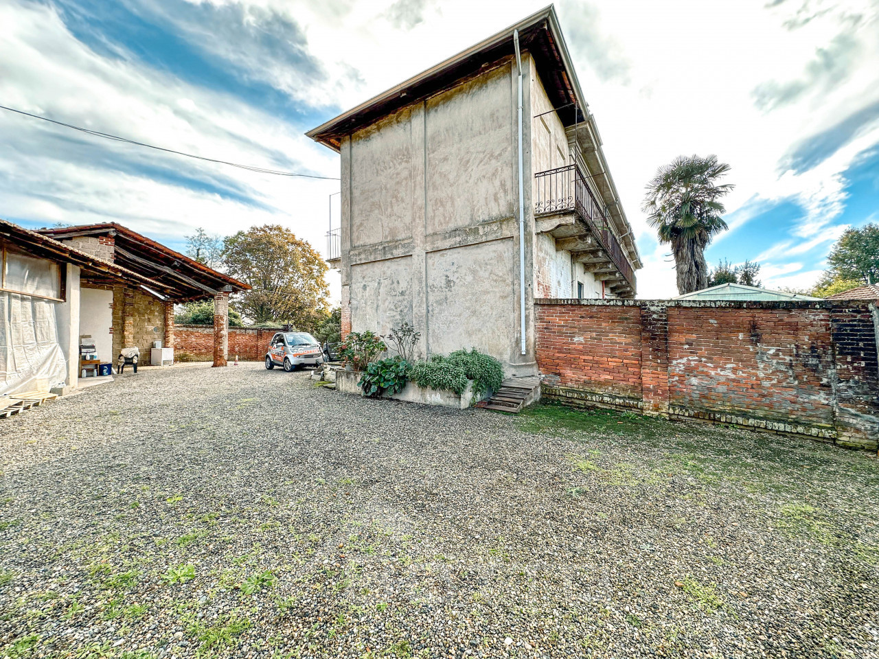 018__casa-vendita-lozzolo-cortile2_wmk_0