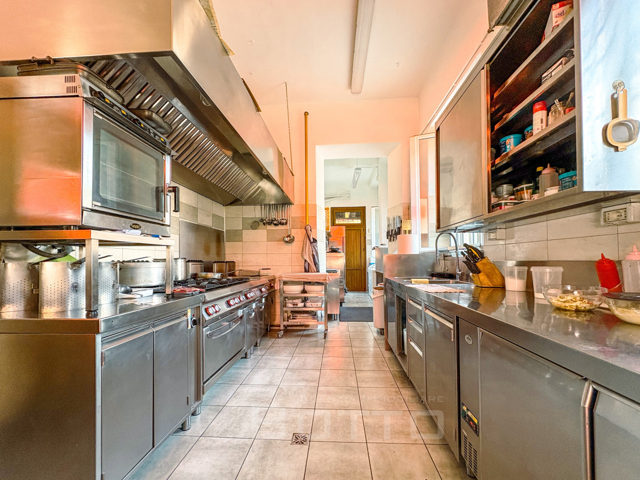 018__pizzeria-vendita-quarona-cucina2_wmk_0